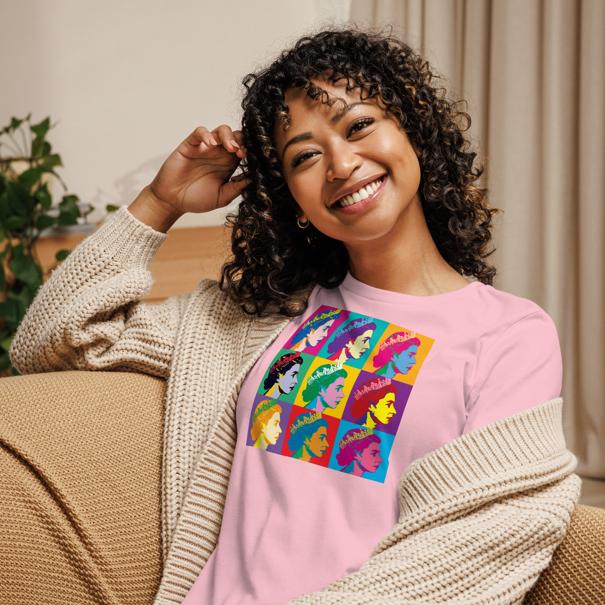 Queen Elizabeth II Andy Warhol Design Tribute Women's Relaxed T-Shirt - Image 7